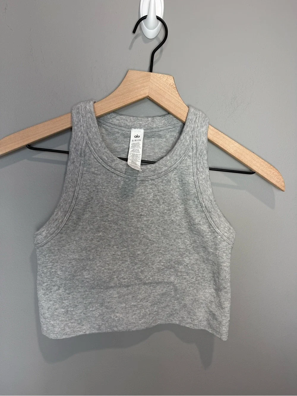 Alo Yoga Seamless Delight High Neck Bra in Athletic Heather Grey Size small